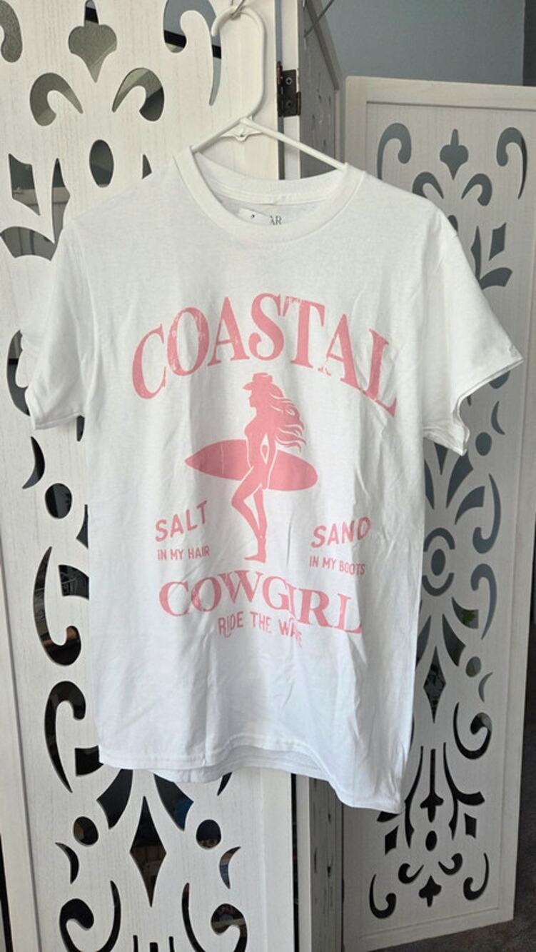 Sugar Flower Coastal Cowgirl Graphic T-Shirt Cottage White Pink Womens Small NWT